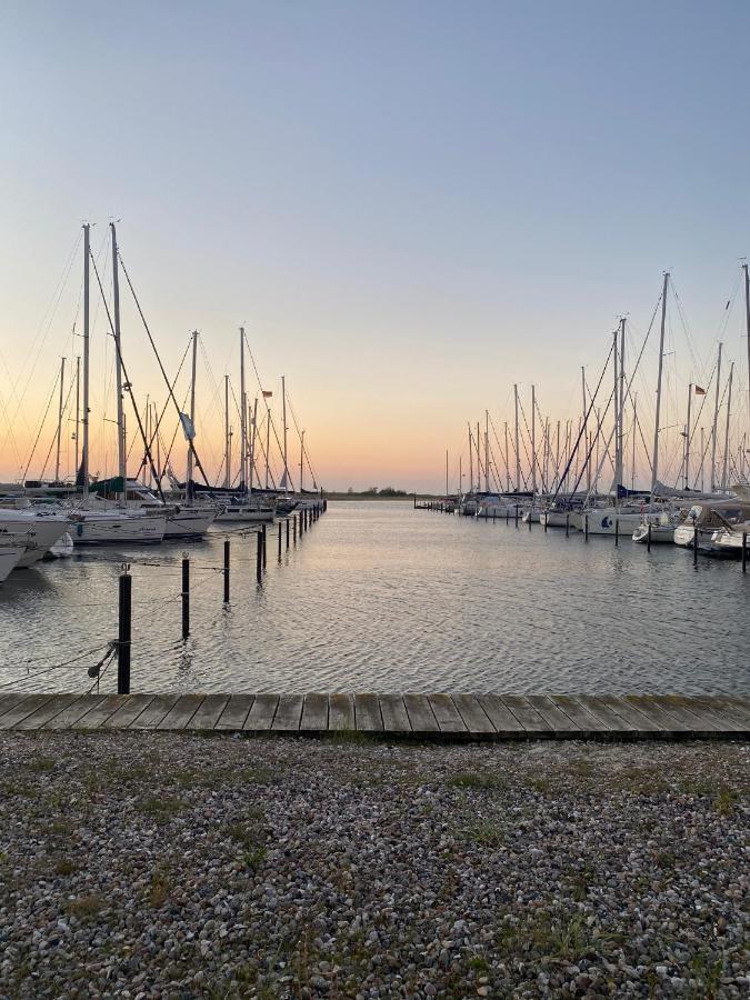 Stylische Ferienwohnung Top Lage Am Hafen, Strand Und Meer Wendtorf エクステリア 写真